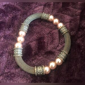 Elegant Mesh and Pearl Bracelet